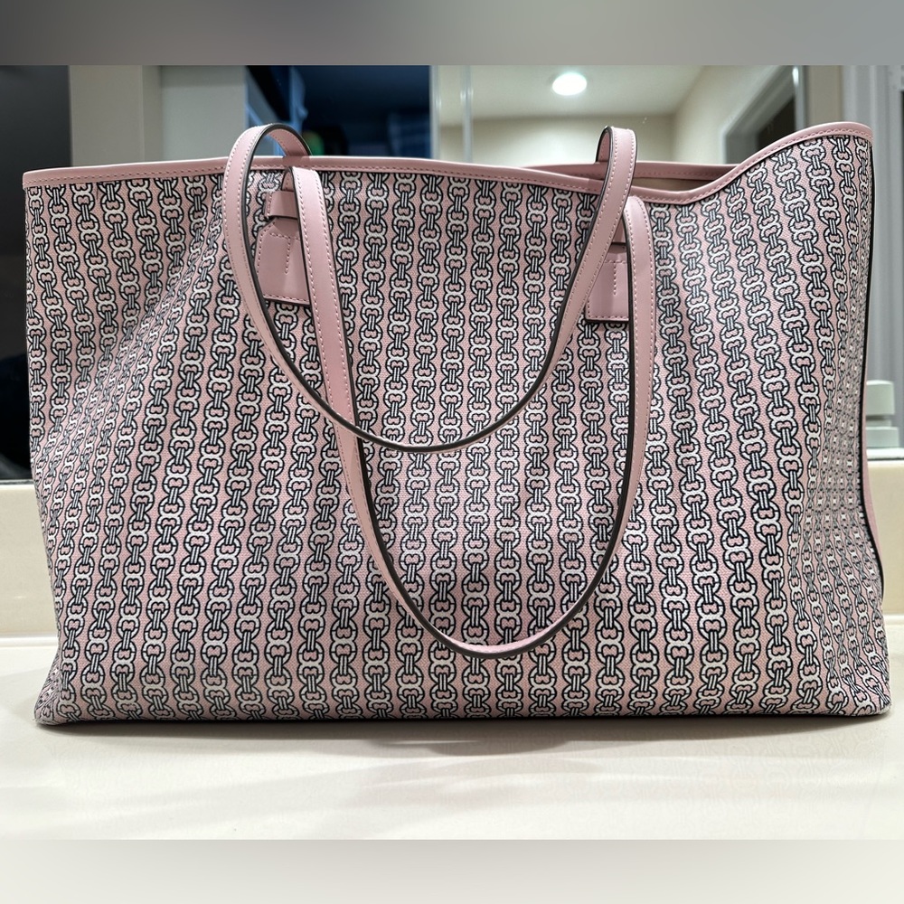 Tory Burch Pink large Gemini link tote bag, pink and grey color way.
